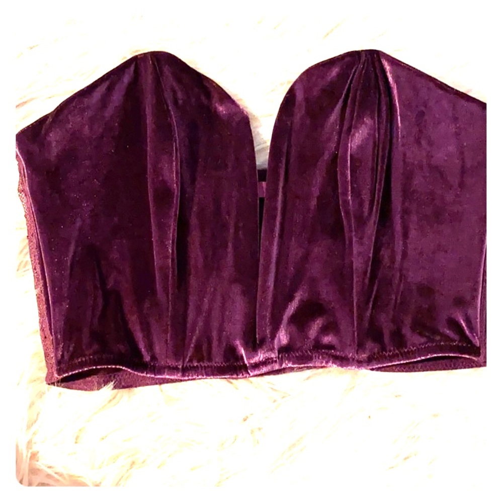 Victoria’s Secret strapless bra